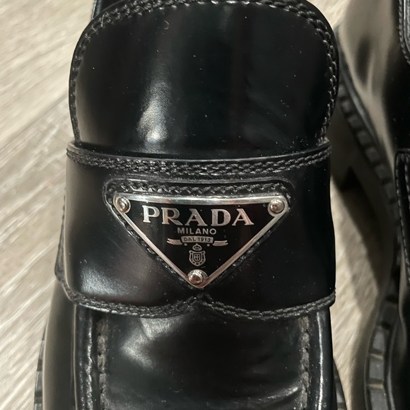 PRADA BRUSHED LEATHER LOAFERS / SIZE 5 / RETAIL $1200 - Picture 6 of 8